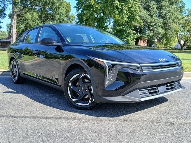2025 Kia K4 EX photo 2