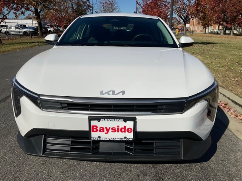 New 2025 Kia K4 LXS Sedan