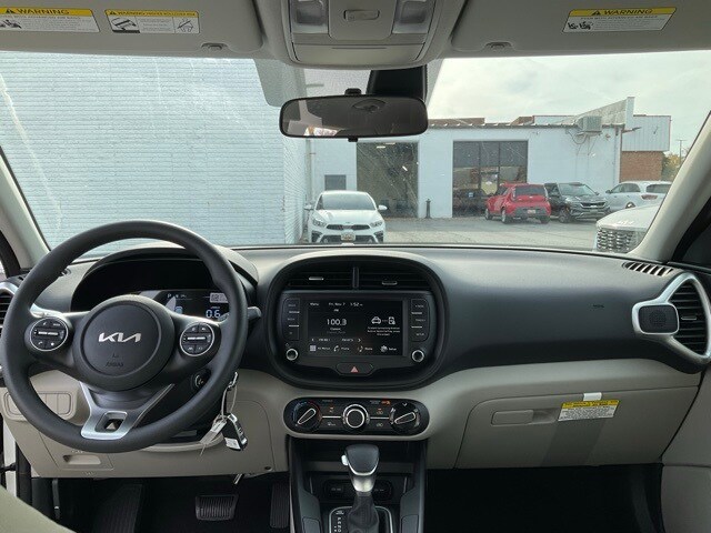 2025 Kia Soul LX photo 2