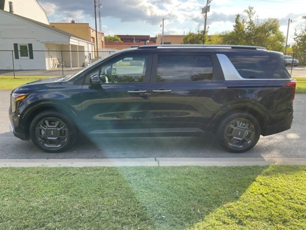 New 2026 Kia Carnival Hybrid EX Minivan/Van