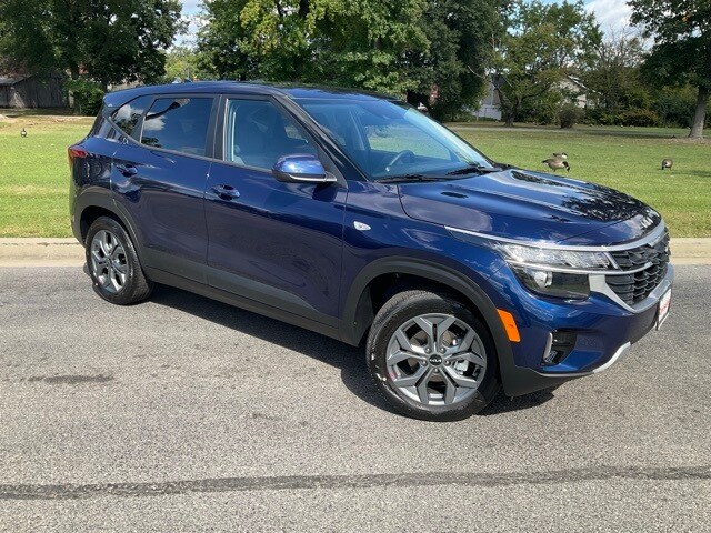 2026 Kia Seltos LX photo 2