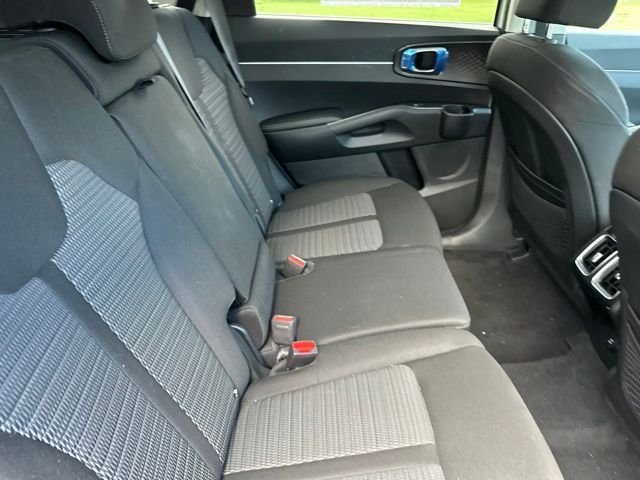 2026 Kia Sorento LX - Photo 23