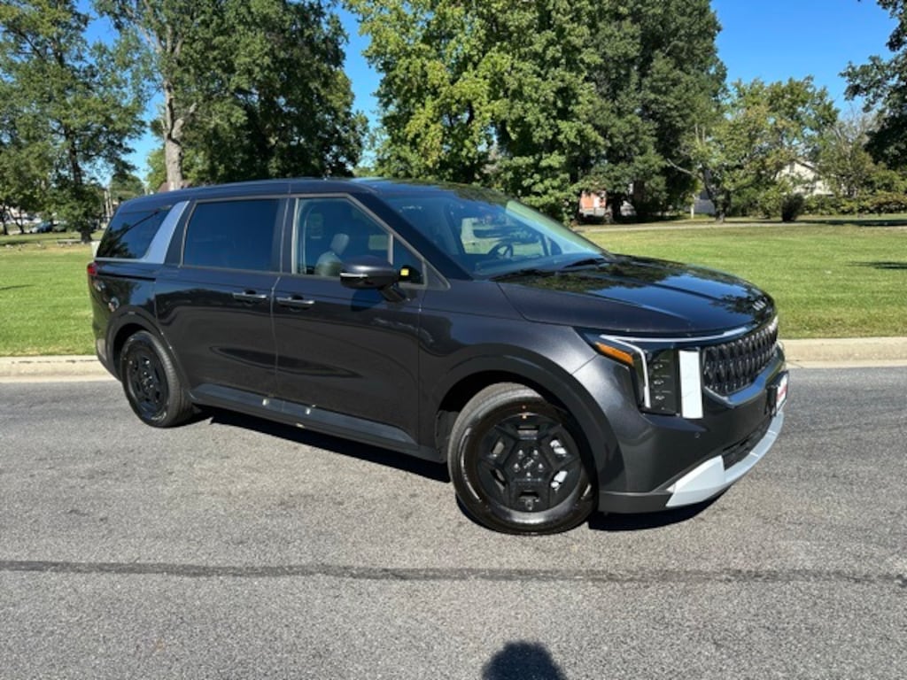New 2026 Kia Carnival LXS Minivan/Van
