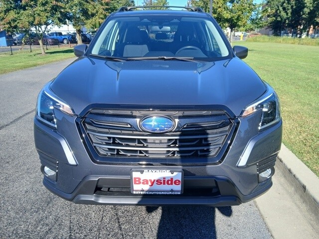 2022 Subaru Forester Premium photo 3