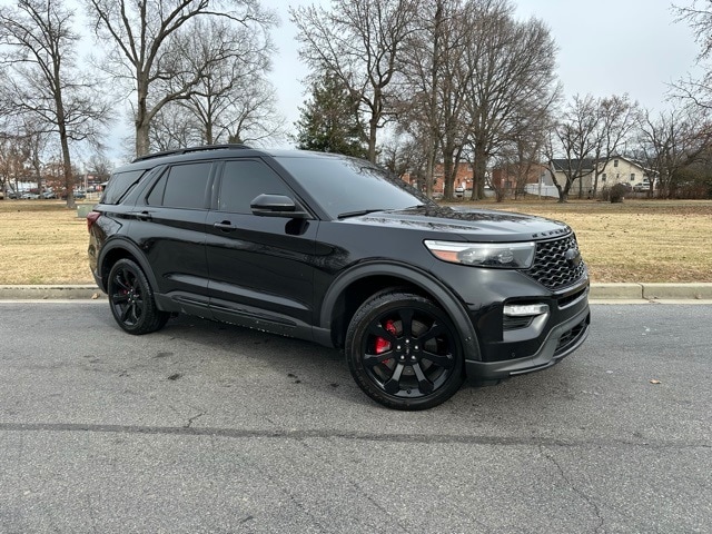 2021 Ford Explorer ST's photo