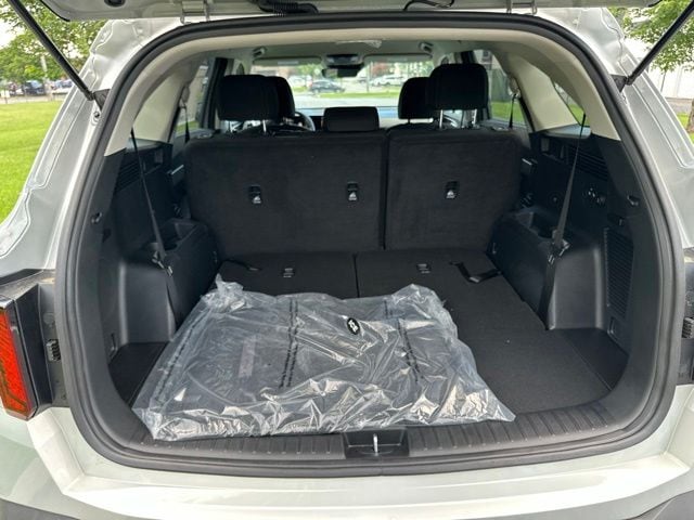 2026 Kia Sorento LX - Photo 19