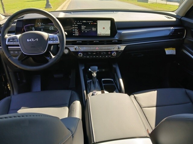 2025 Kia Telluride LX photo 3
