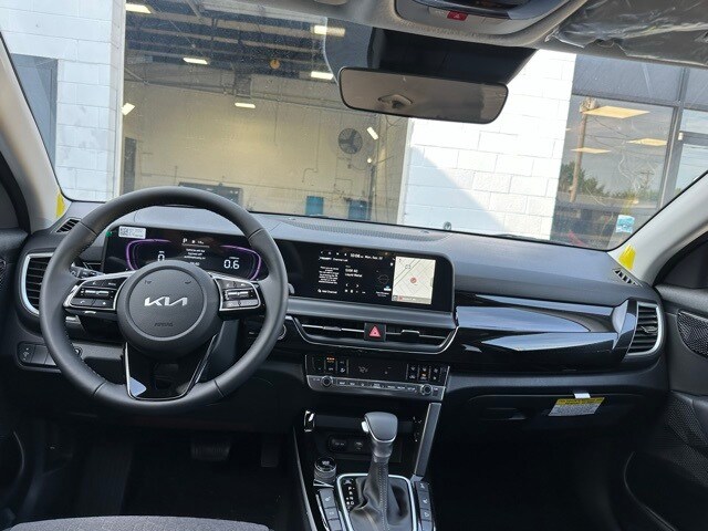 2026 Kia Seltos S photo 2