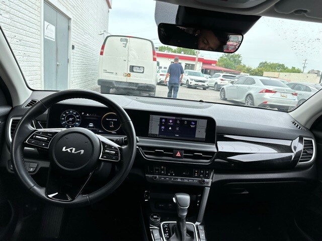 2024 Kia Seltos X-Line photo 2
