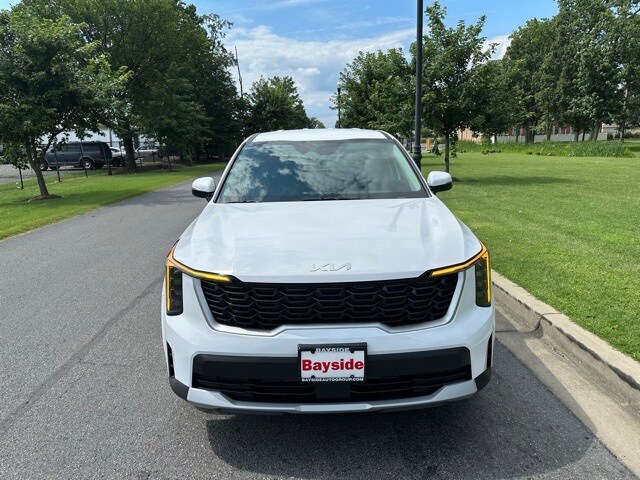 2025 Kia Sorento LX photo 4