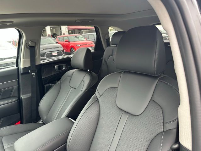 2026 Kia Sorento SX - Photo 8