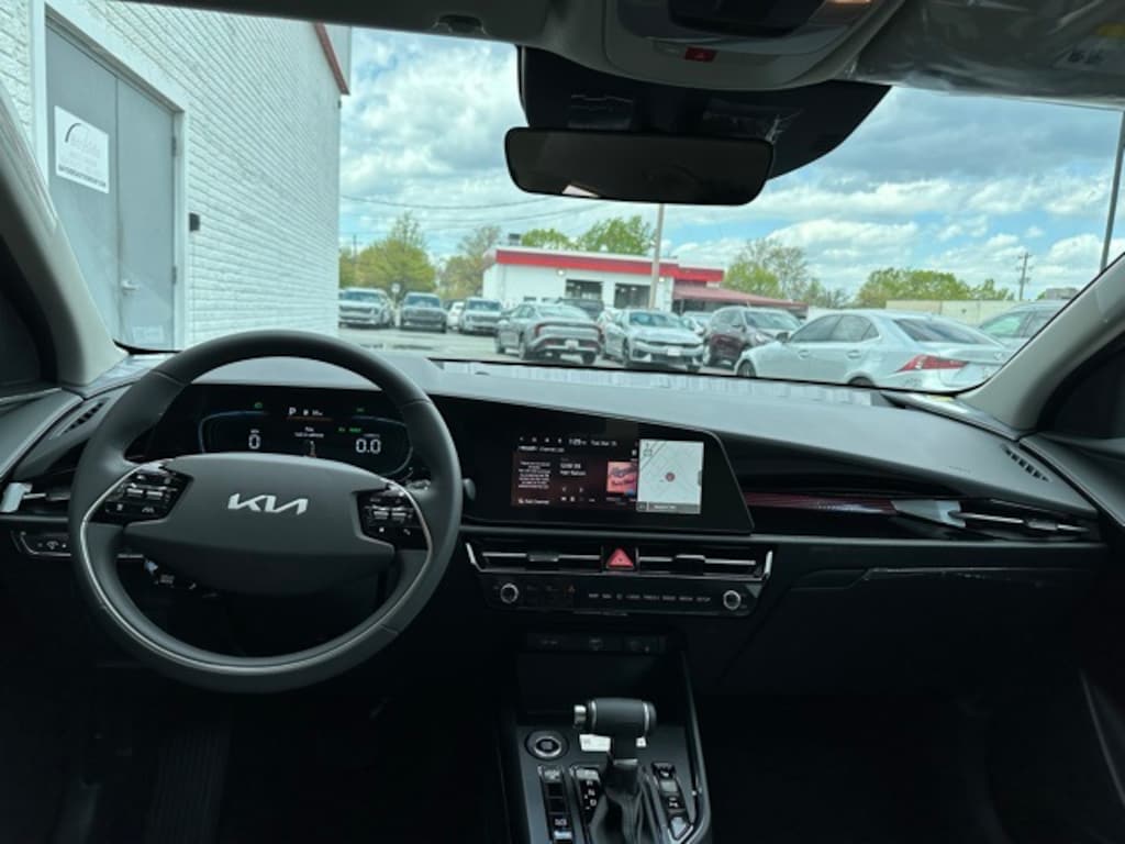 New 2025 Kia Niro EX SUV