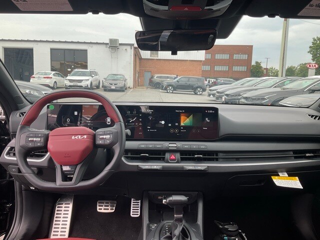 2025 Kia K4 GT-Line Turbo photo 3
