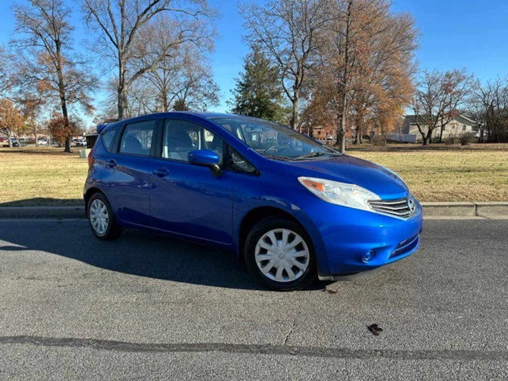 Used 2015 Nissan Versa Note SV Hatchback