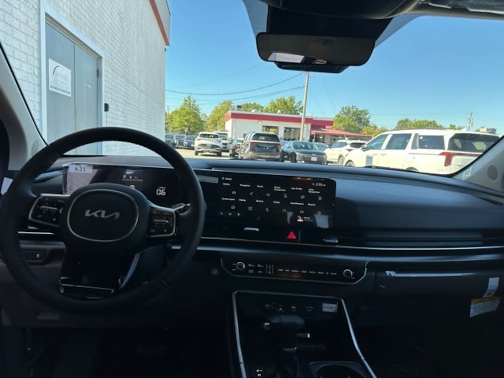 New 2026 Kia Carnival LXS Minivan/Van