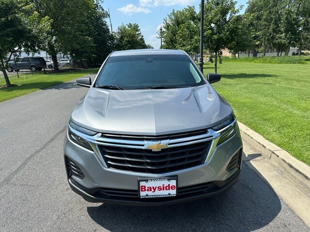 2023 Chevrolet Equinox LS photo 3