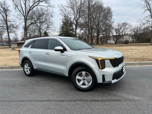 2026 Kia Sorento LX's photo