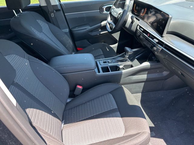 2026 Kia Sorento LX - Photo 26