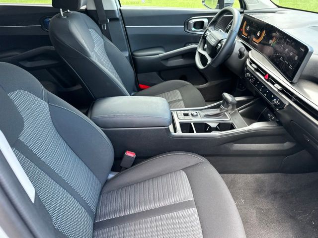 2026 Kia Sorento LX - Photo 26