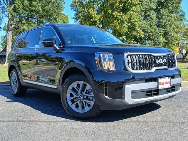 2025 Kia Telluride LX photo 2