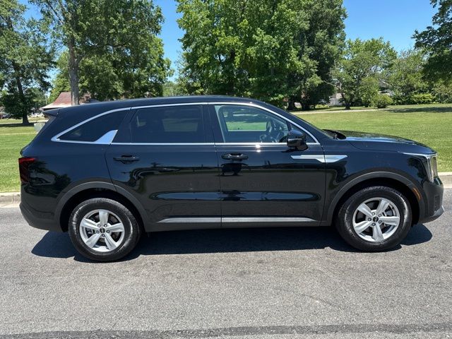 2026 Kia Sorento LX - Photo 30