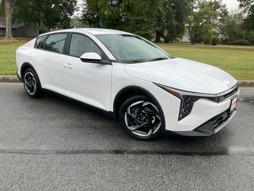 New 2025 Kia K4 EX Sedan