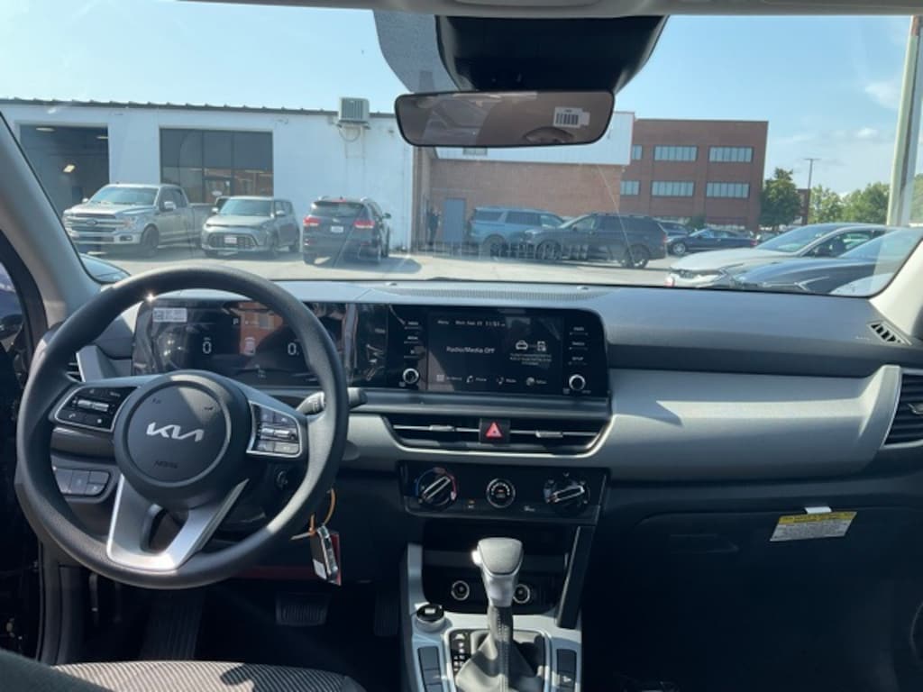 New 2026 Kia Seltos LX SUV