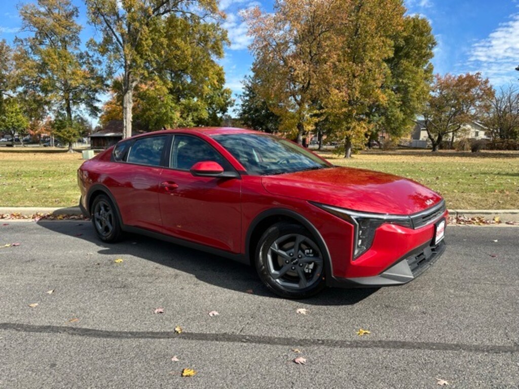 New 2025 Kia K4 LXS Sedan