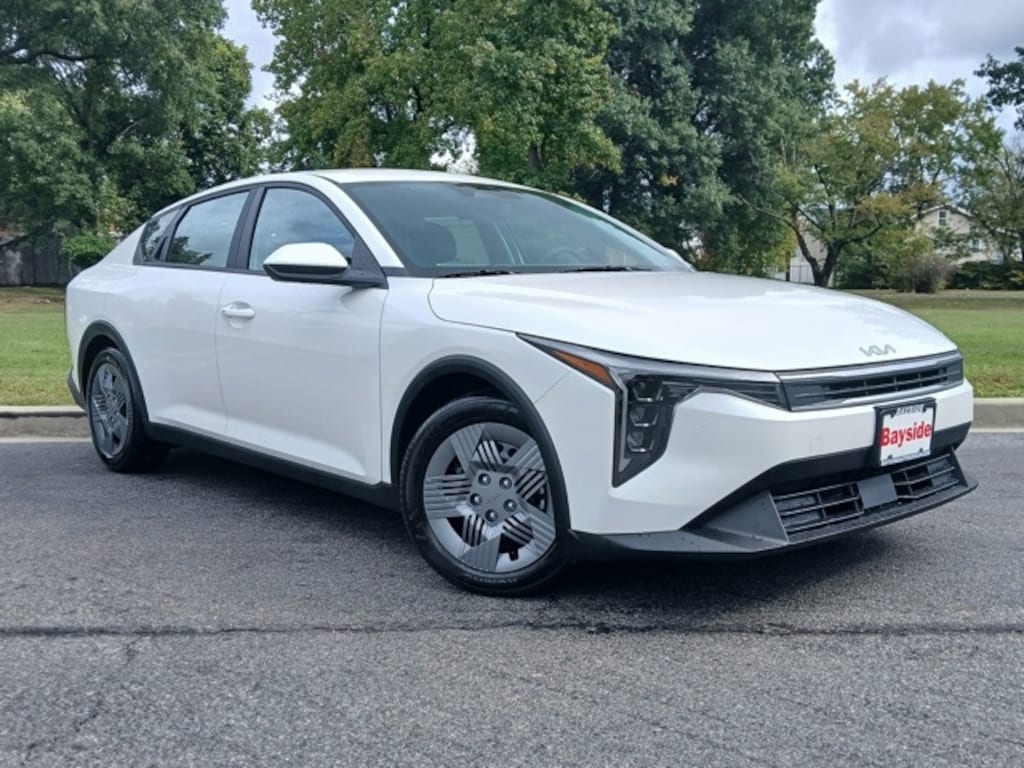 New 2025 Kia K4 LX Sedan