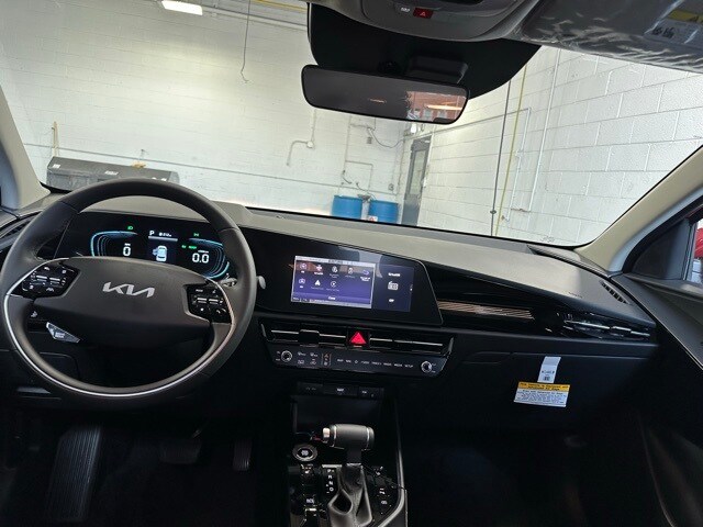 2025 Kia Niro EX photo 3