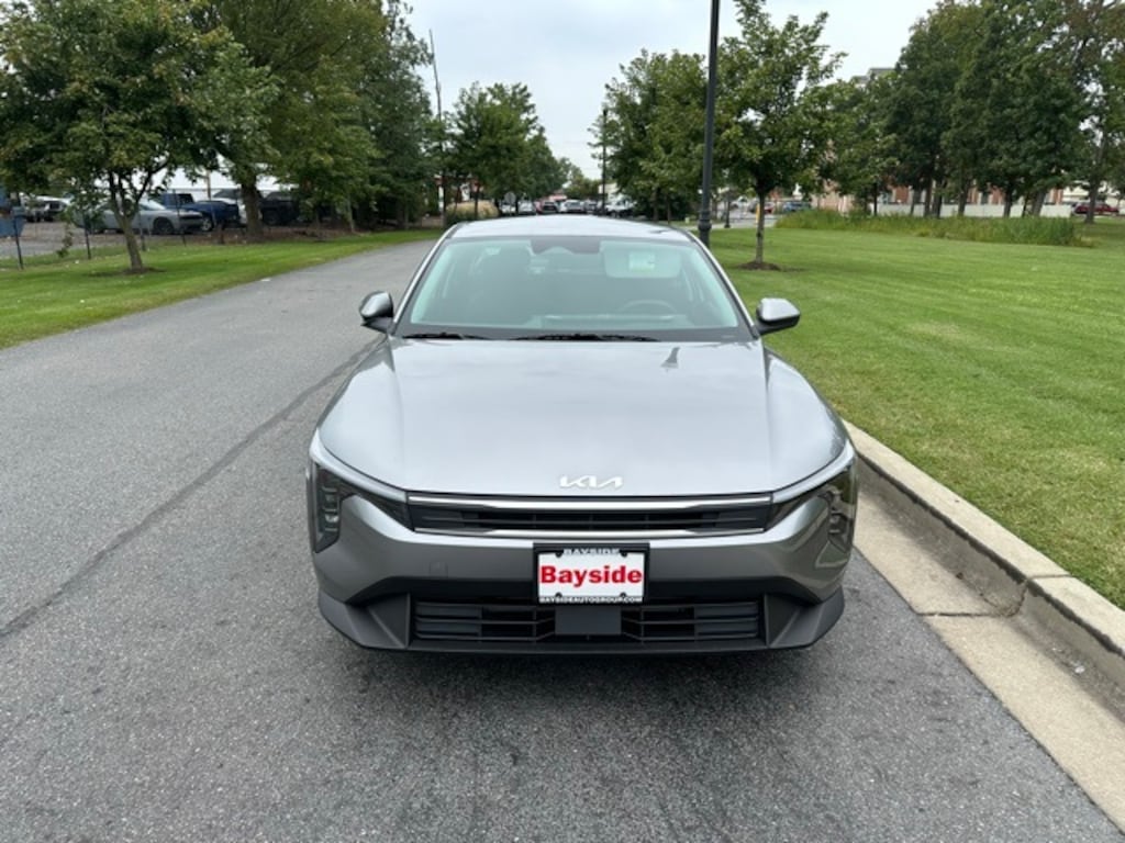 New 2025 Kia K4 LXS Sedan