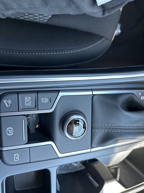 2026 Kia Sorento LX - Photo 33