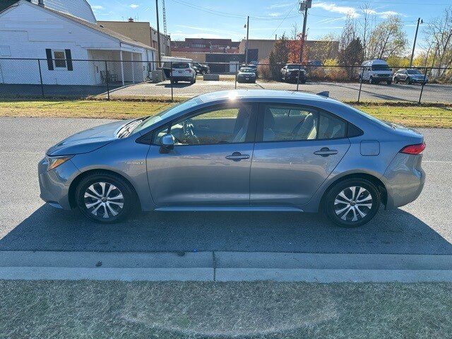 2021 Toyota Corolla Hybrid LE photo 2