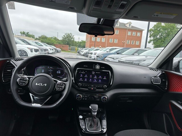 2024 Kia Soul GT-Line photo 3