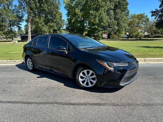 2024 Toyota Corolla LE photo 2