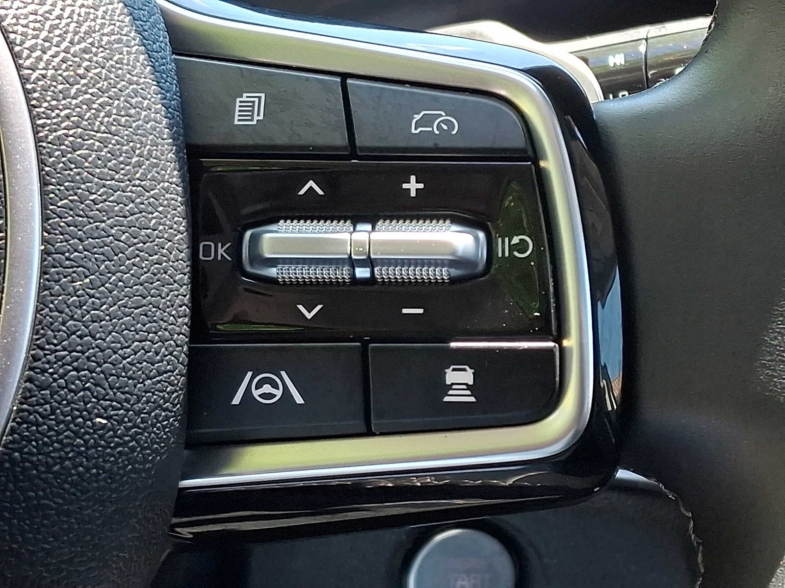 2025 Kia Sorento EX Hybrid - Photo 23