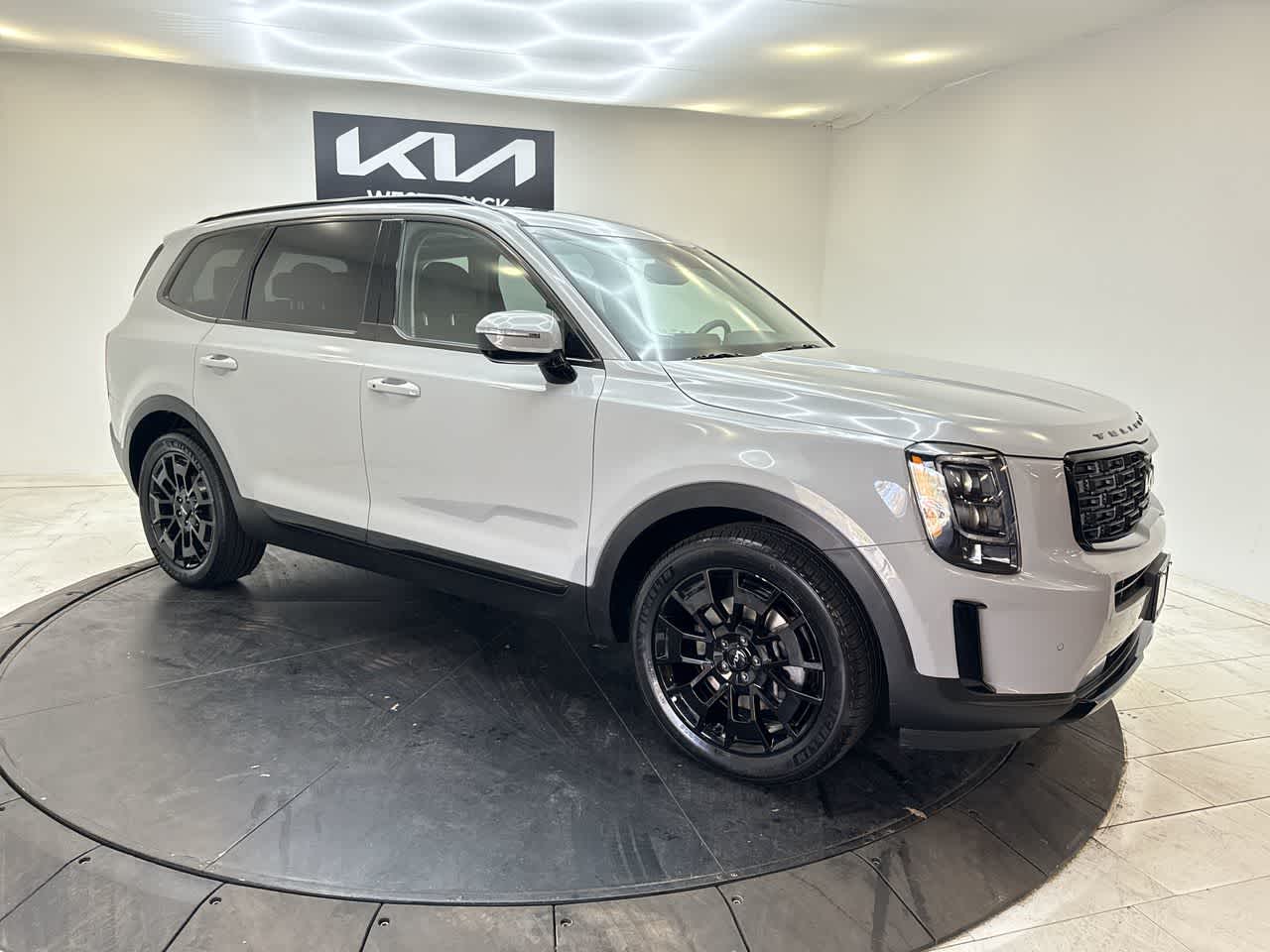 Used 2022 Kia Telluride SX with VIN 5XYP5DHC4NG275412 for sale in West Nyack, NY