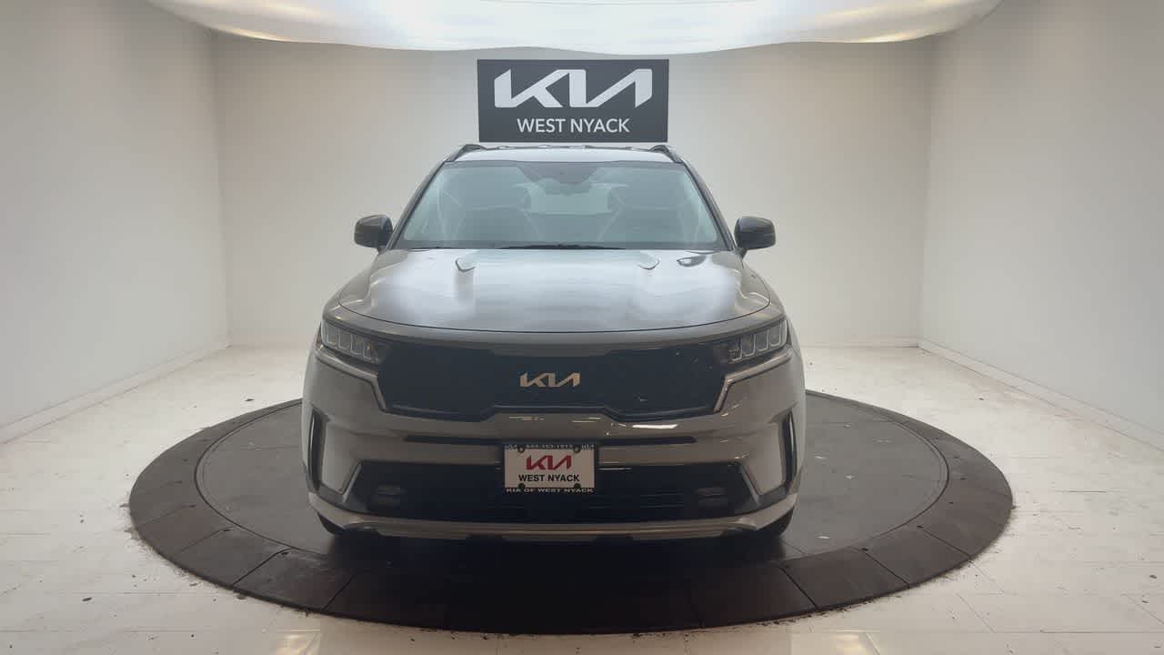 2022 Kia Sorento EX photo 2