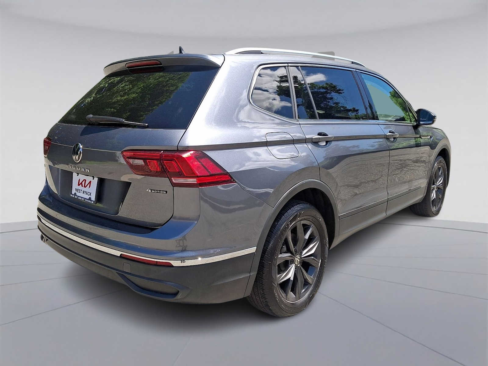 2024 Volkswagen Tiguan SE - Photo 6