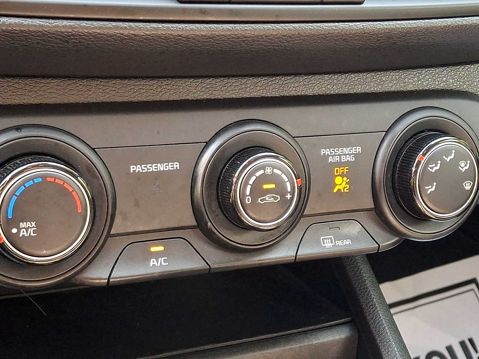 2023 Kia Forte LXS - Photo 15