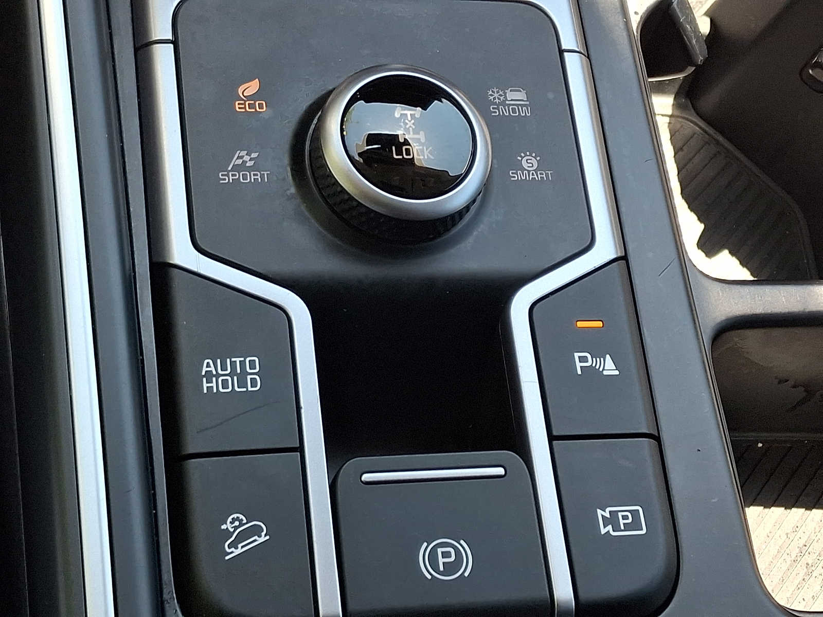 2025 Kia Sorento EX Hybrid - Photo 24