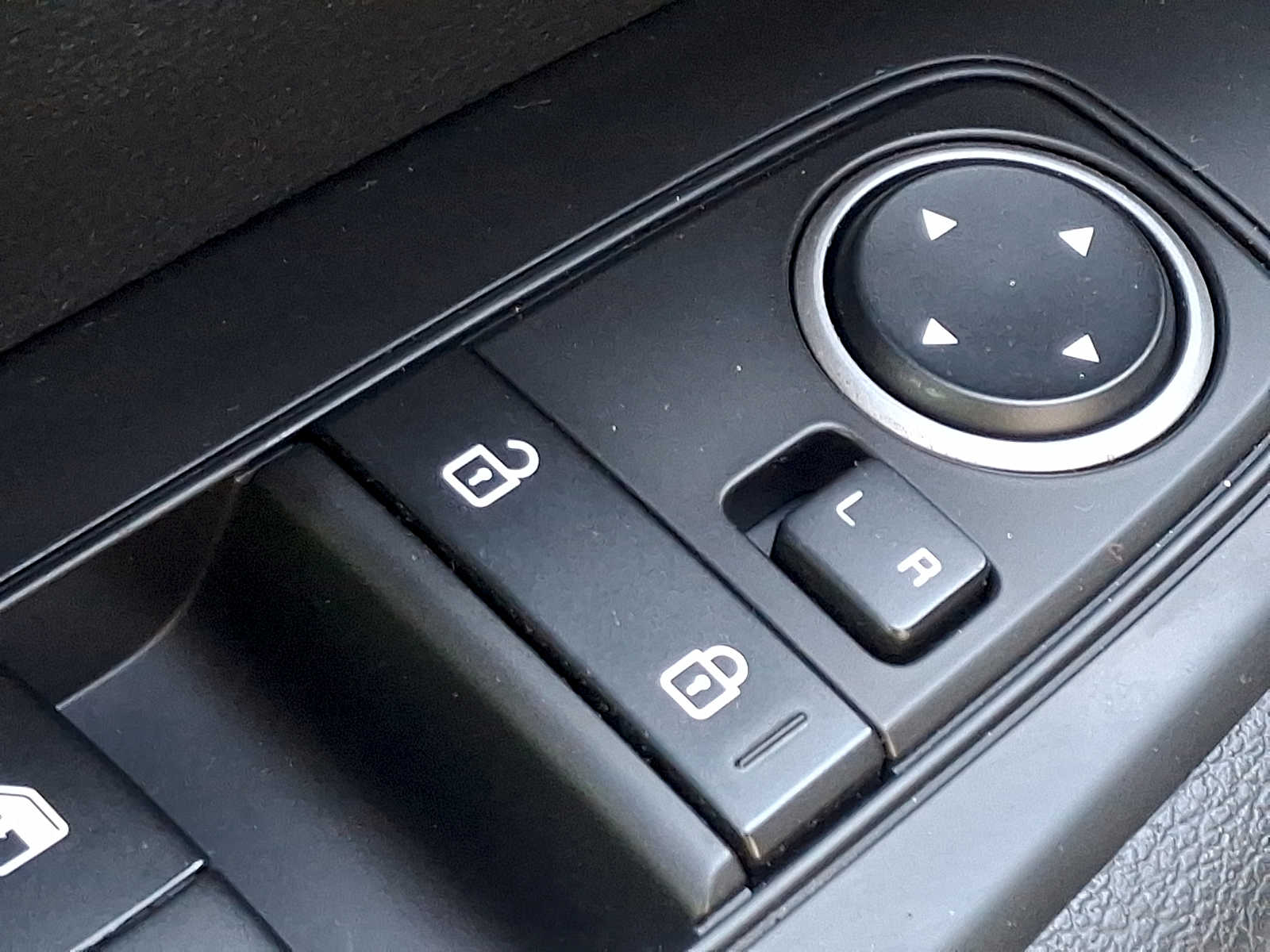 2023 Kia Forte LXS - Photo 26