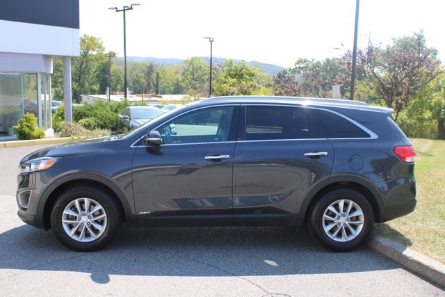 Used 2016 Kia Sorento LX with VIN 5XYPGDA32GG169306 for sale in West Nyack, NY