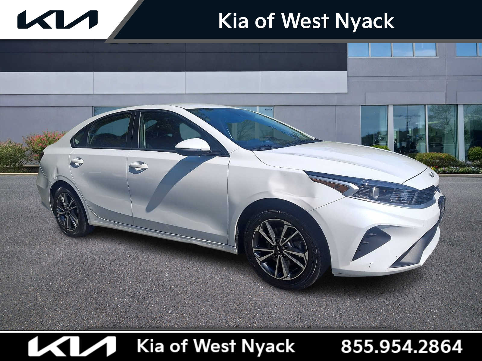 2023 Kia Forte LXS AT's photo