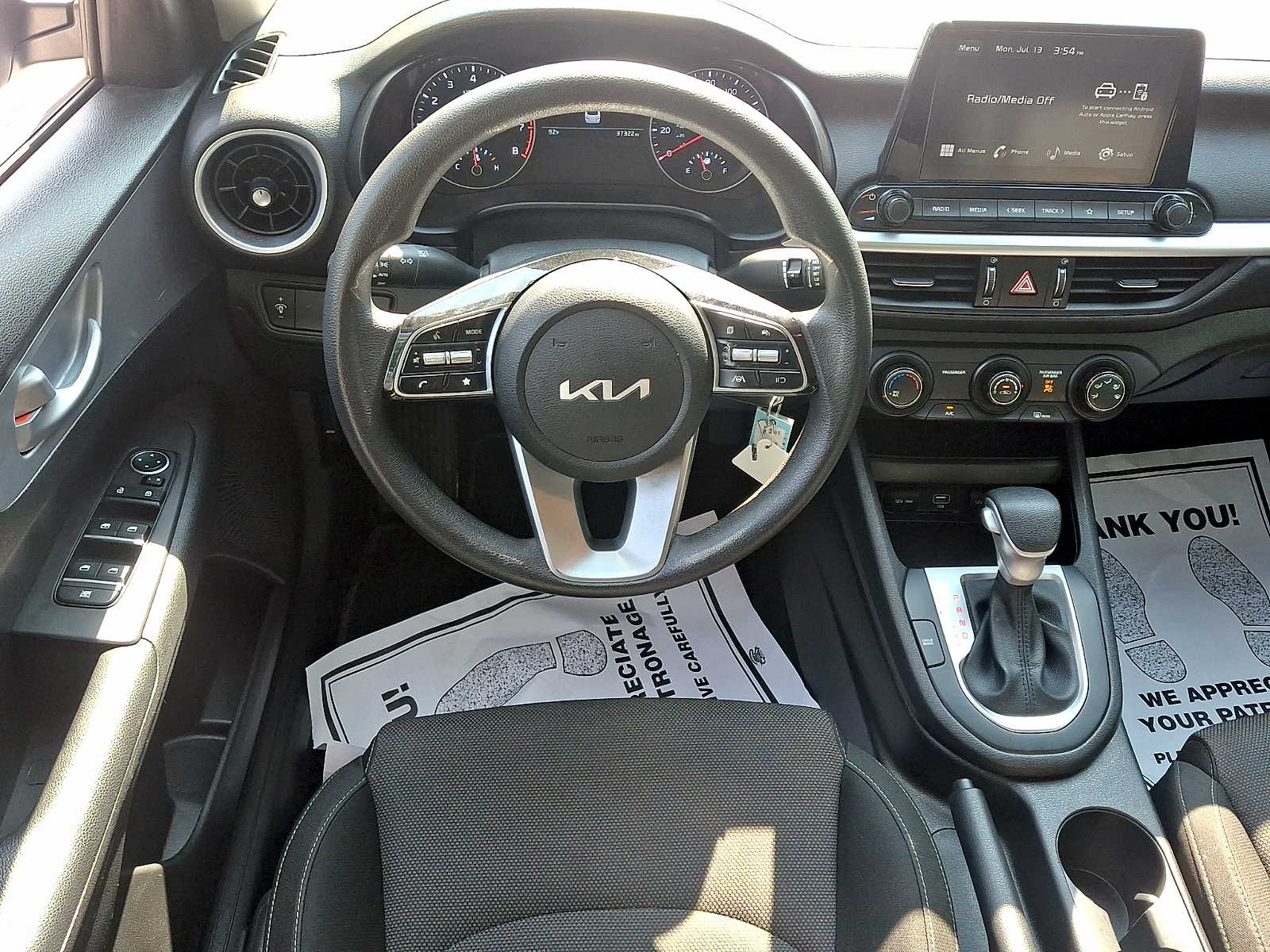 2023 Kia Forte LXS - Photo 11