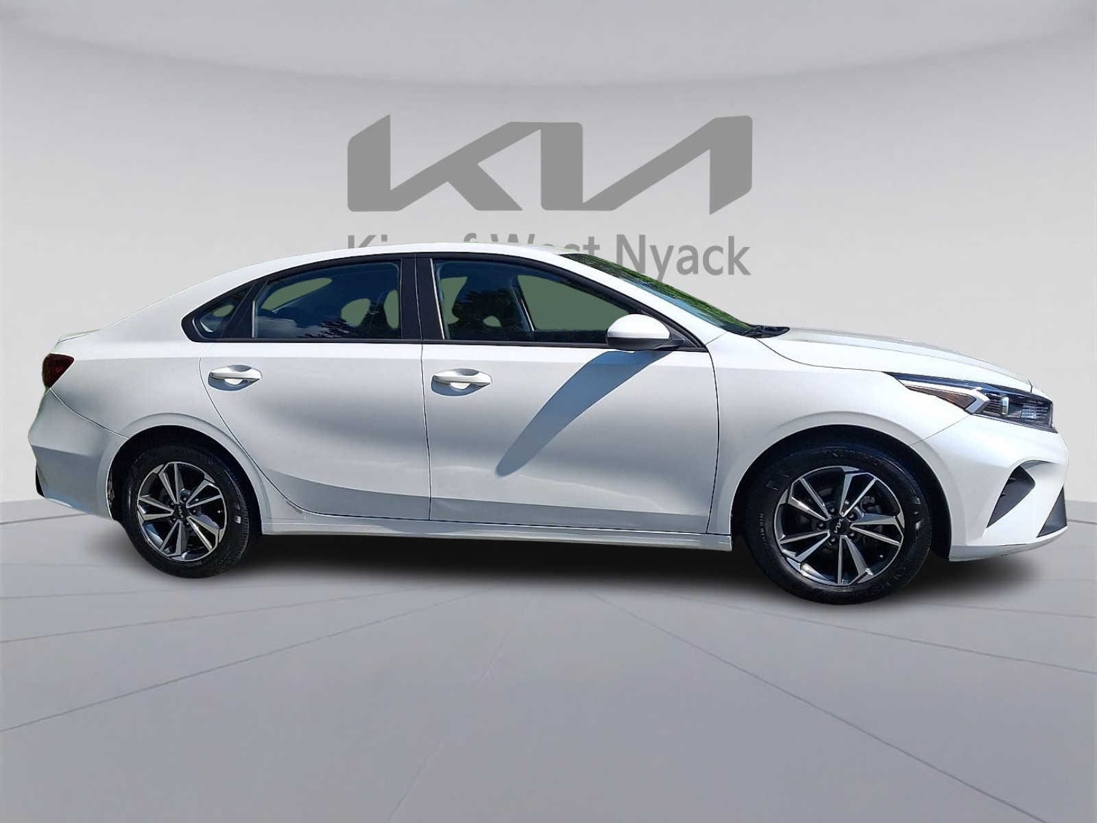 2023 Kia Forte LXS - Photo 7