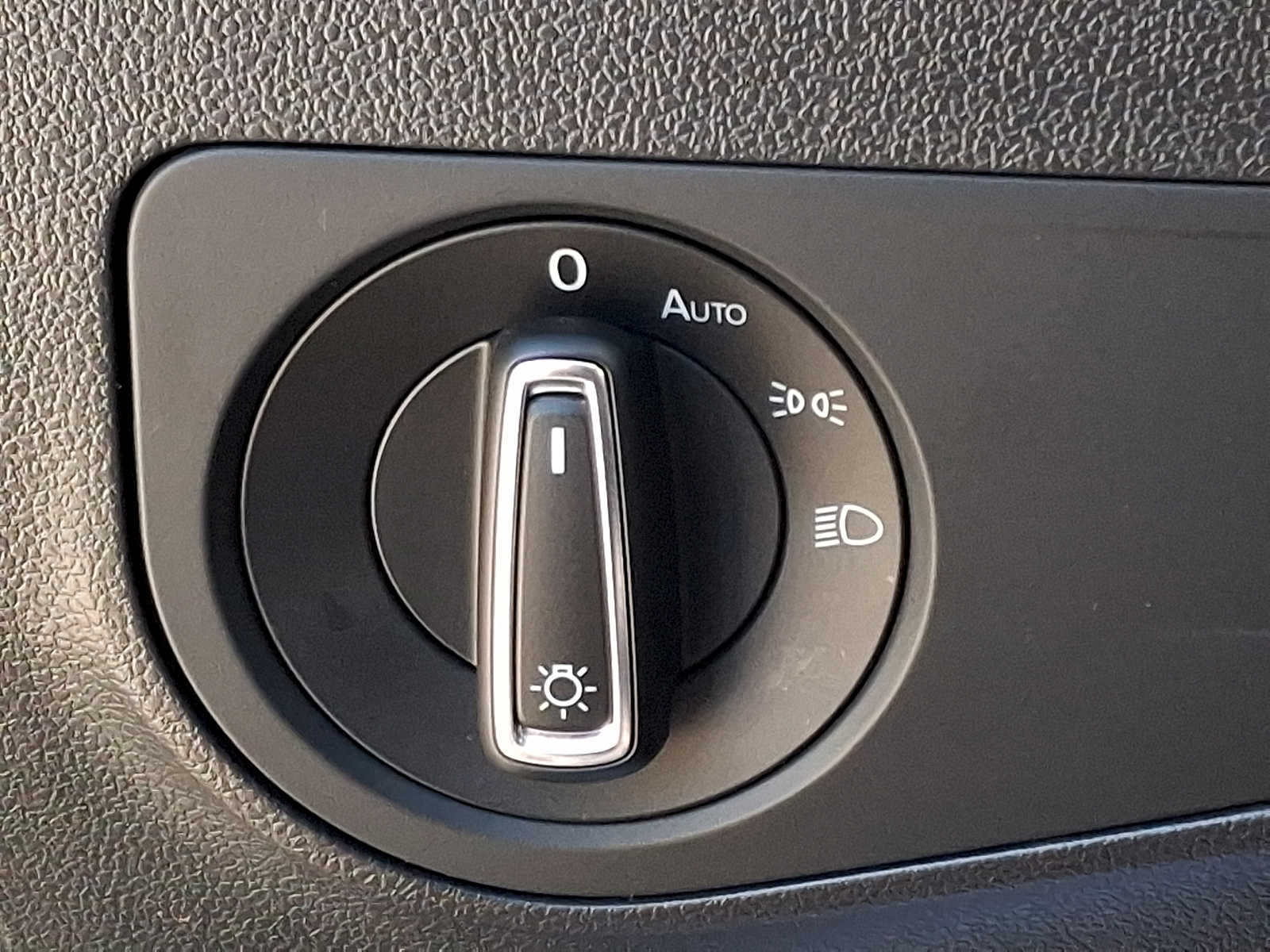 2024 Volkswagen Tiguan SE - Photo 25