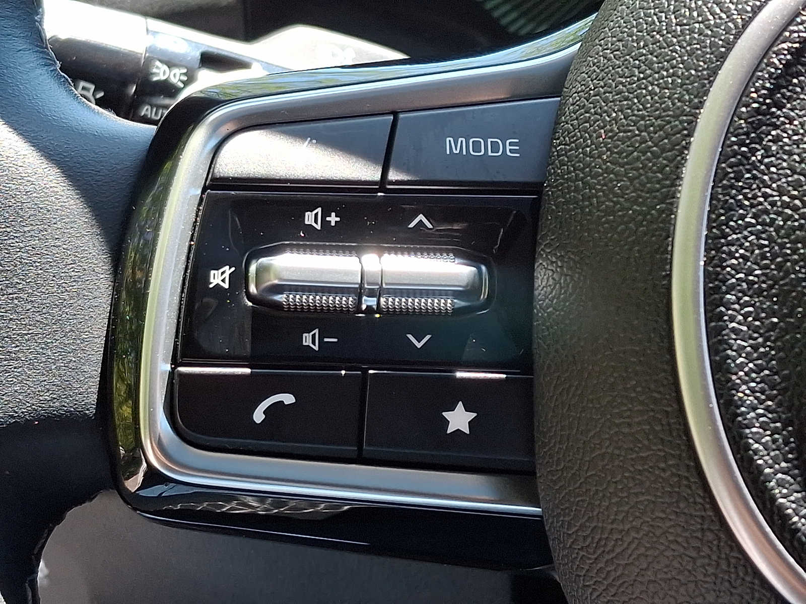 2025 Kia Sorento EX Hybrid - Photo 22
