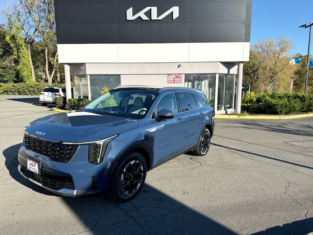 Certified 2025 Kia Sorento S FWD