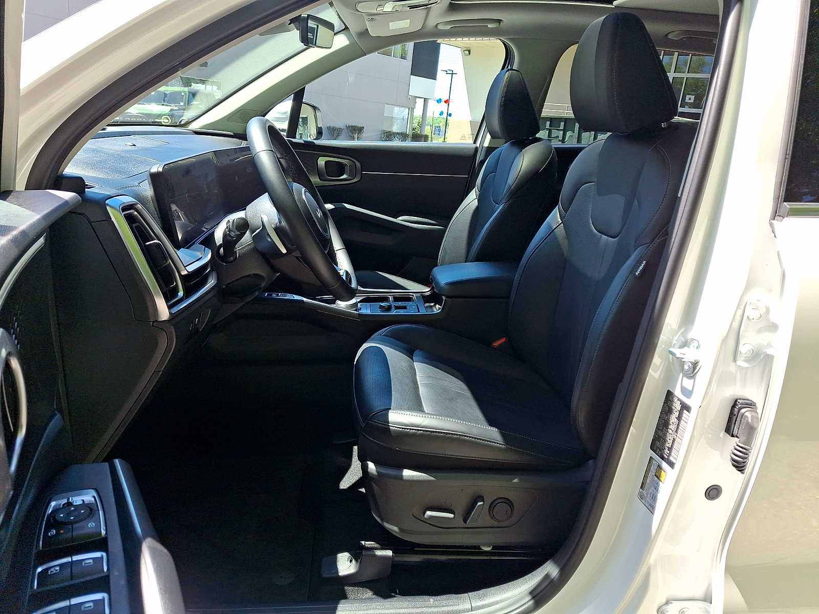 2025 Kia Sorento EX Hybrid - Photo 15
